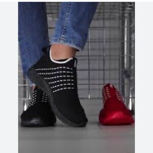 Pony Black Glide Knit Slip-On Shoes w White Stitching Women's Size 10.5